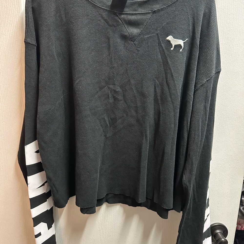 Pink women's Black Long Sleeve Dog Logo Shirt size L/ NWOT  953